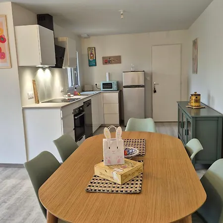 Family Of 85 M With Garden In Feriehus Vierville-sur-Mer