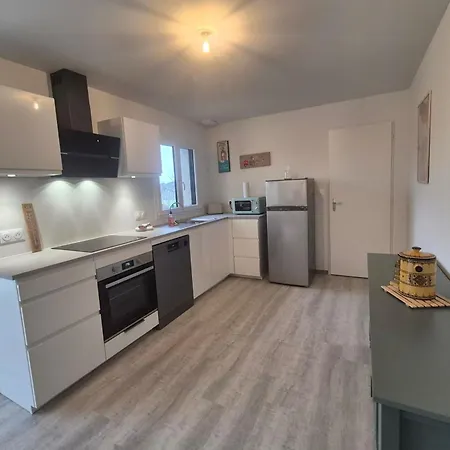 Family Of 85 M With Garden In