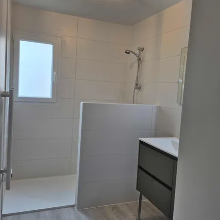 Family Of 85 M With Garden In Feriehus Vierville-sur-Mer