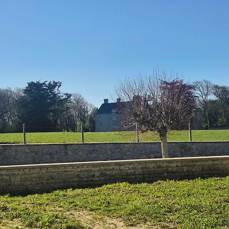 Family Of 85 M With Garden In Vakantiehuis Vierville-sur-Mer